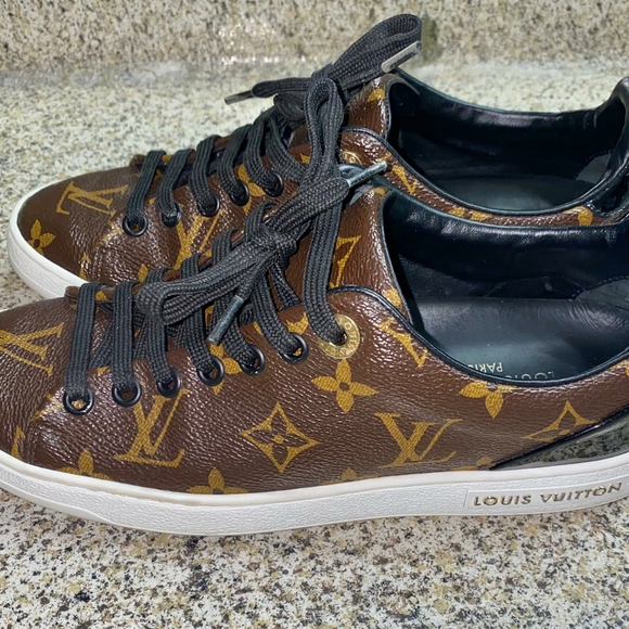 Louis Vuitton Sneakers - Picture 4 of 6